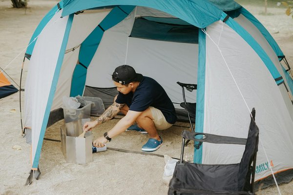 Quels sont les meilleurs conseils pour une randonnée dans les montagnes de l'Adirondacks, USA : équipements et itinéraires ?