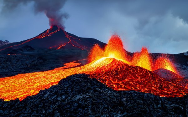 Quels sont les meilleurs circuits pour découvrir les volcans actifs au Costa Rica : équipements et itinéraires ?